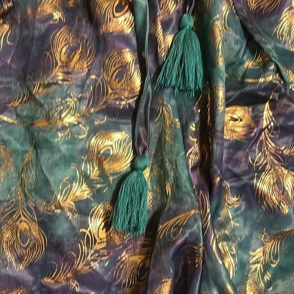 Disney’s Aladdin Gold Feather Print Teal Lightweight Pajama Shorts 2XL - Picture 3 of 6